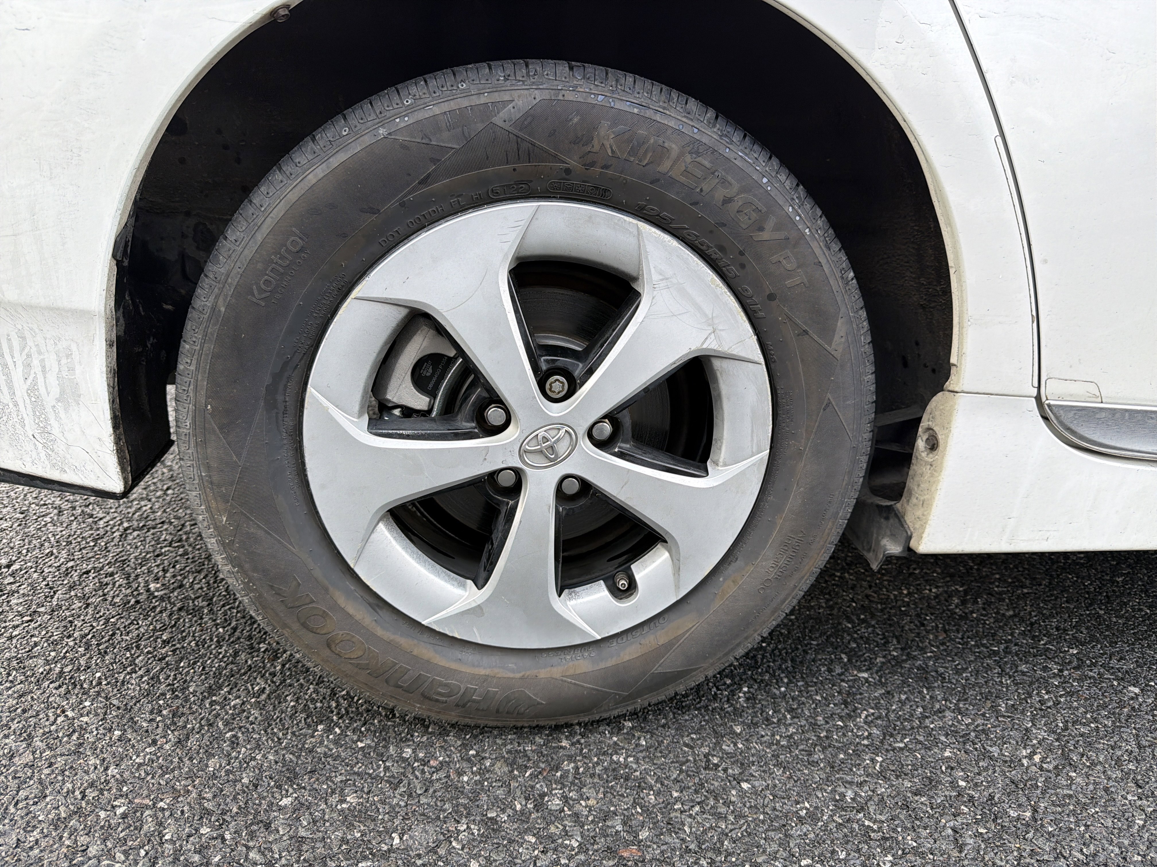 Used 2013 Toyota Prius Two image 27