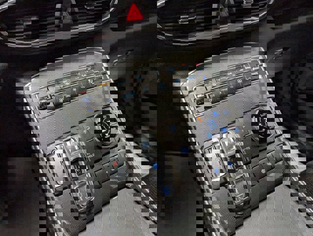 Used 2021 Hyundai Santa Fe Blue image 25