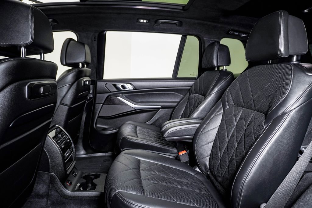 Used 2024 BMW X7 xDrive40i w/ M Sport Package image 17