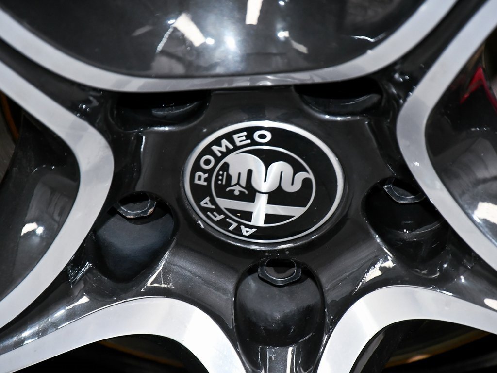 Used 2023 Alfa Romeo Stelvio Veloce image 86