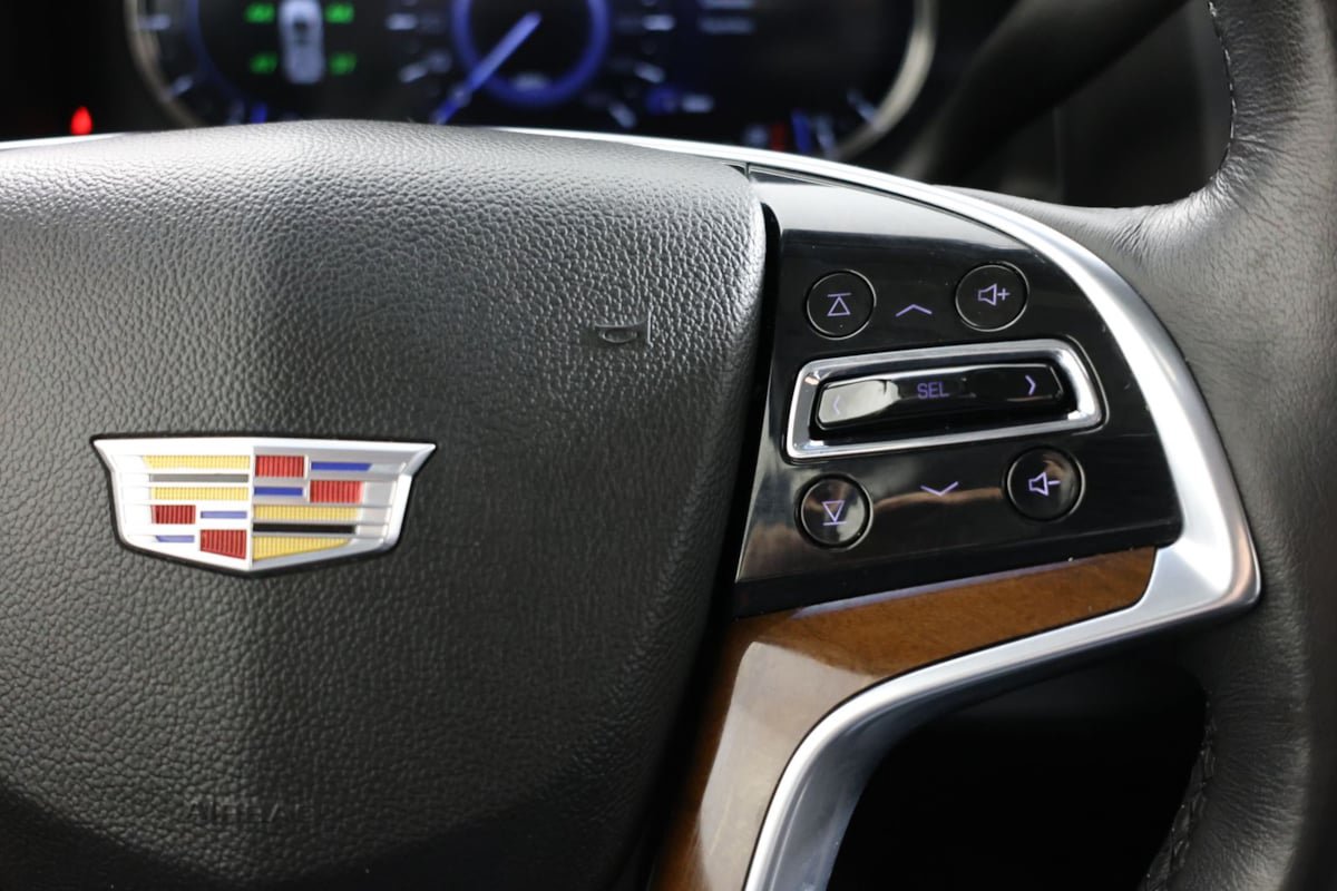 Used 2020 Cadillac Escalade Luxury AWD/4WD image 30