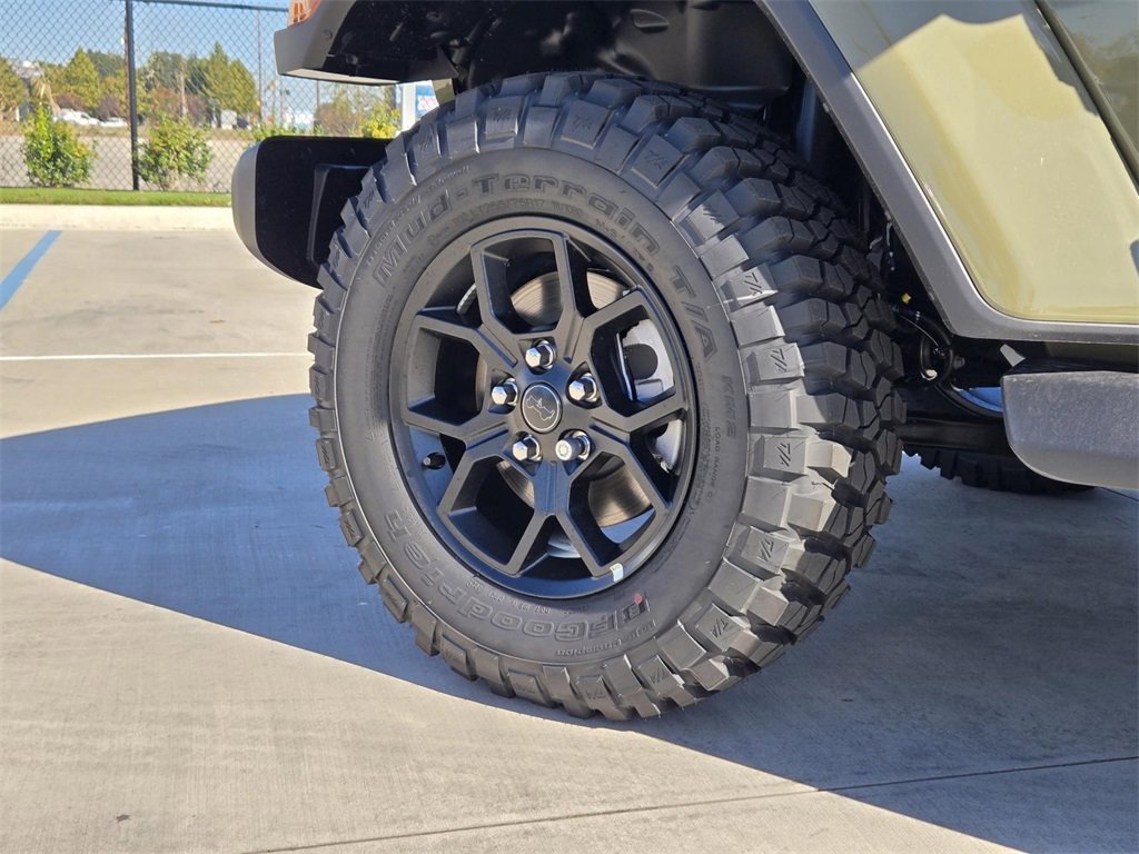 New 2025 Jeep Gladiator Sport image 8