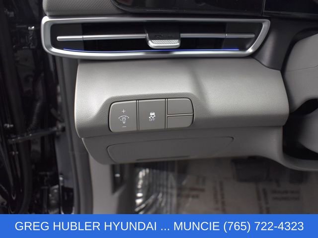 Used 2025 Hyundai Elantra SEL FWD image 16