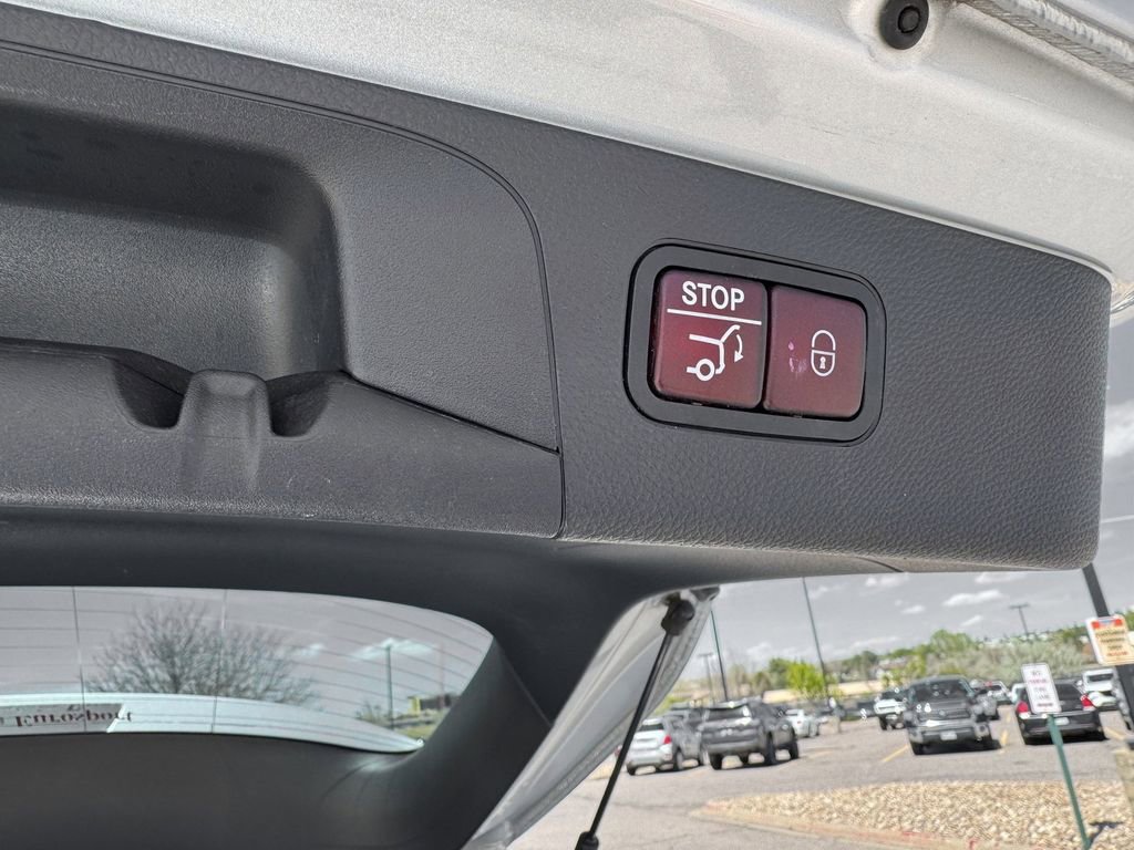 Used 2019 Mercedes-Benz GLC 300 4MATIC image 10