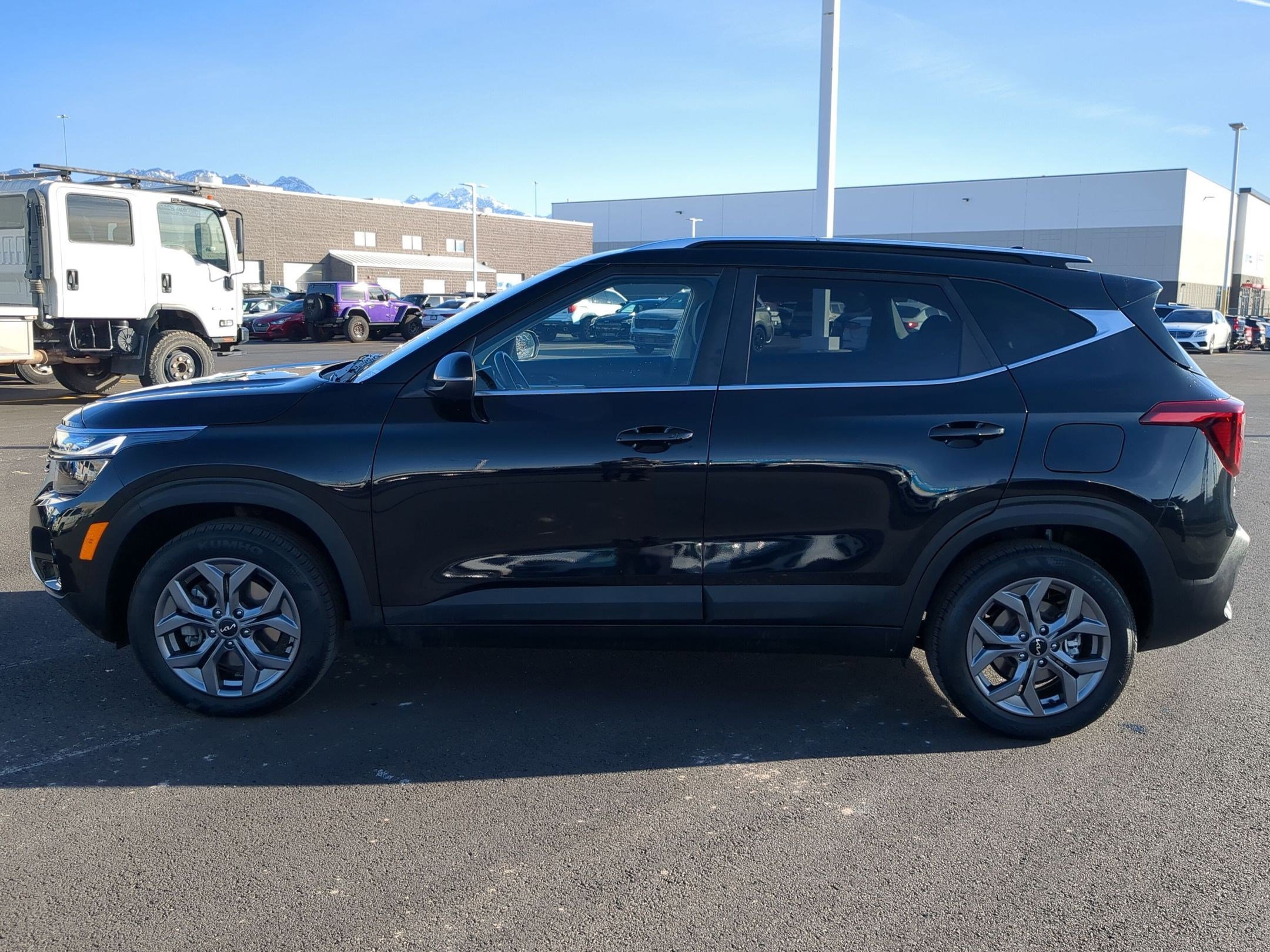 Certified 2024 Kia Seltos S image 2