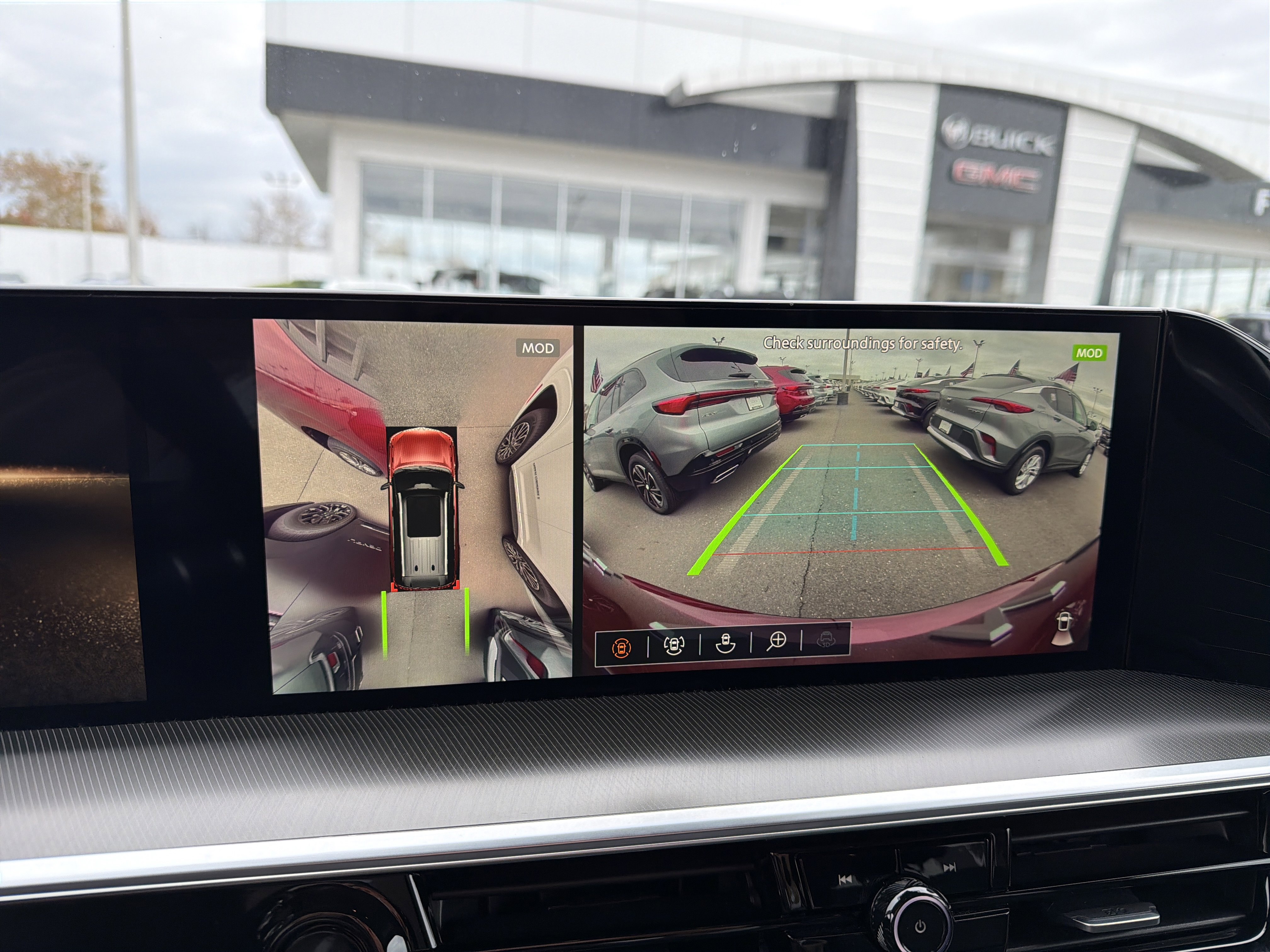 Used 2025 INFINITI QX80 Luxe image 16