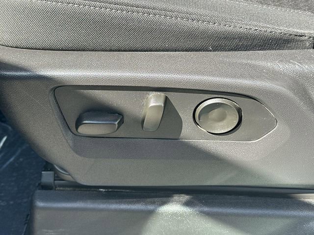 Used 2025 Chevrolet Silverado 3500 LT w/ Convenience Package image 33