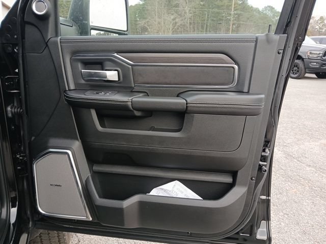 New 2026 RAM 4500 4x4 Crew Cab DRW w/ Laramie Trim Package image 28
