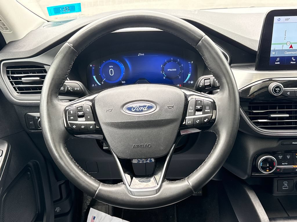 Used 2022 Ford Escape Titanium AWD/4WD image 16