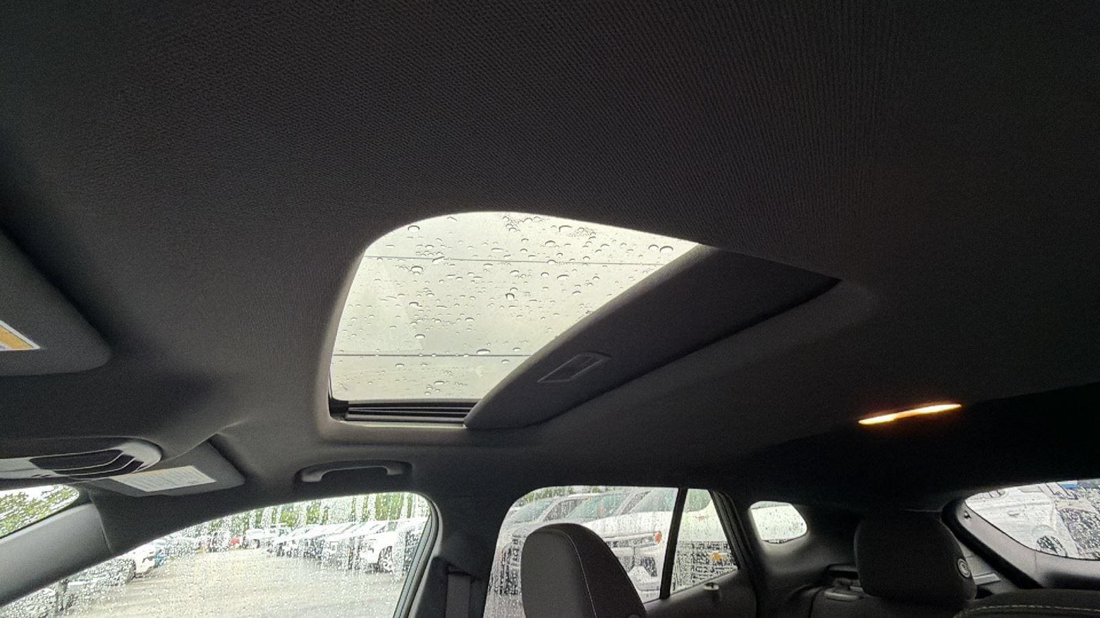 New 2026 Chevrolet Trax RS w/ Sunroof Package FWD image 3