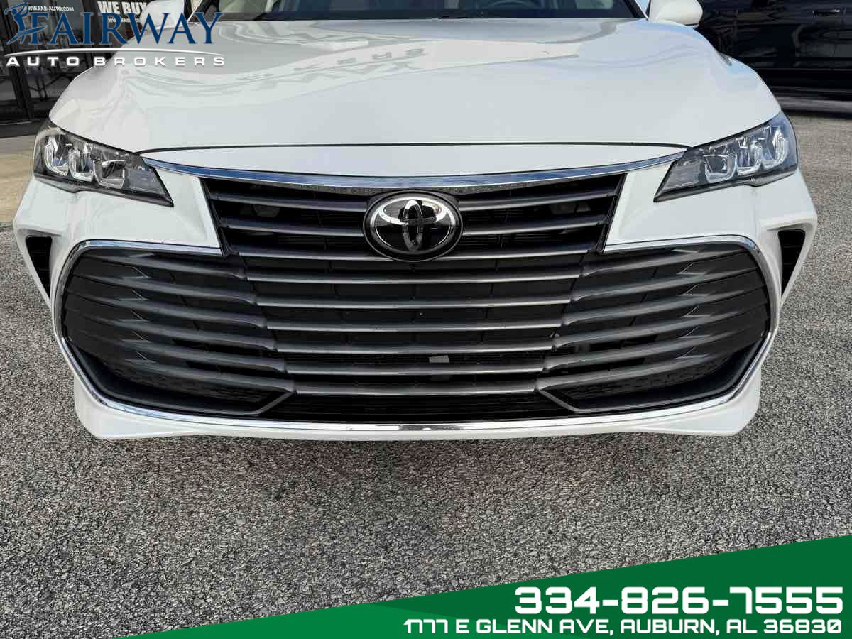 Used 2022 Toyota Avalon XLE image 3