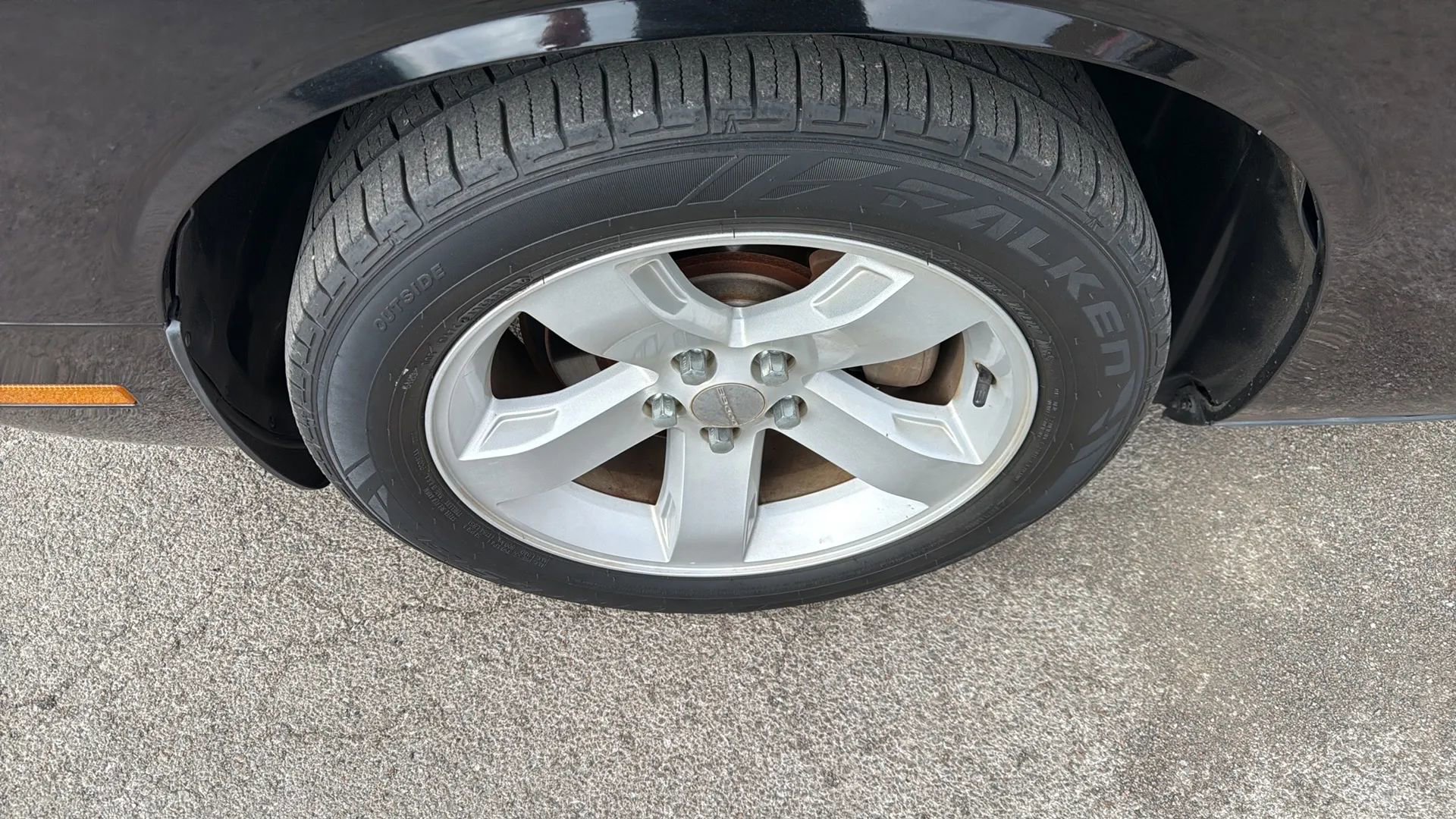 Used 2014 Dodge Challenger SXT RWD image 32