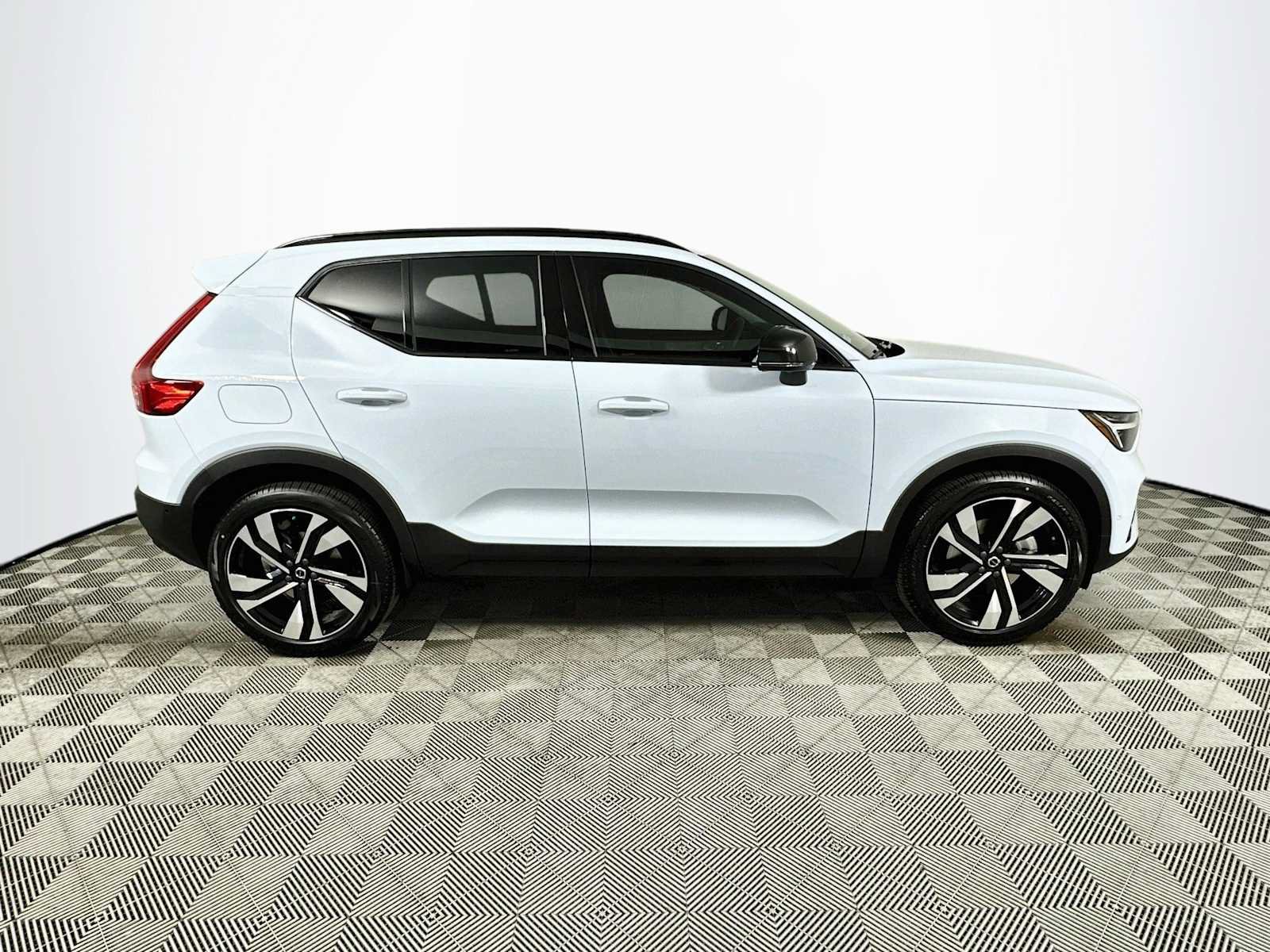 New 2026 Volvo XC40 B5 Ultra AWD/4WD image 8