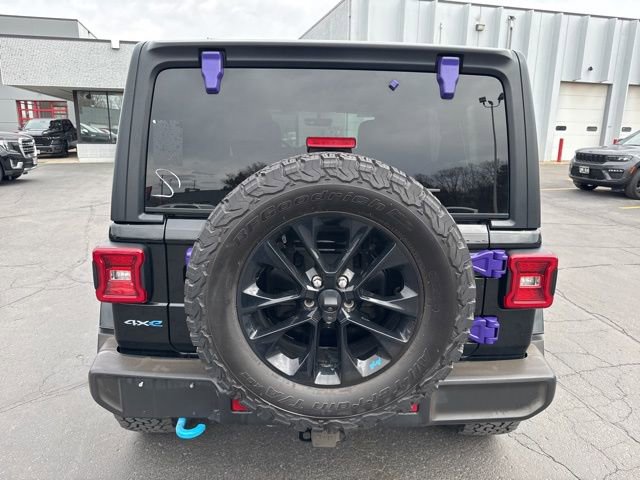 Used 2023 Jeep Wrangler Unlimited Sahara w/ Cold Weather Group image 9