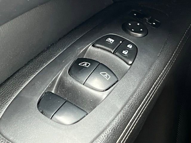 Used 2019 Nissan Pathfinder SV image 33