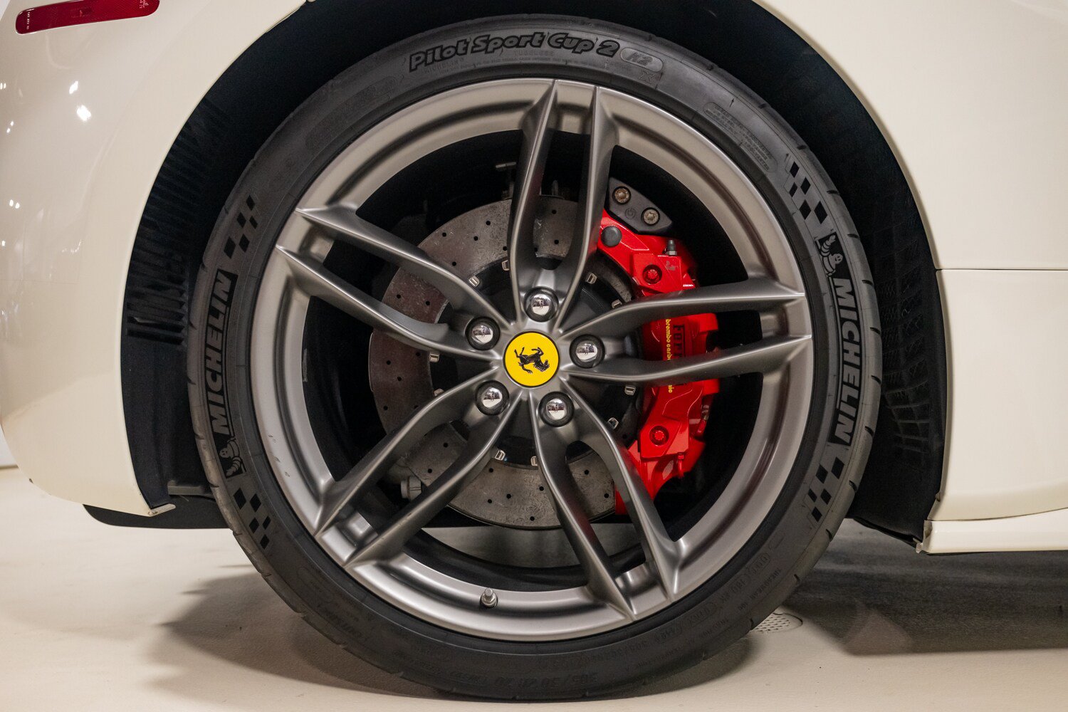 Used 2017 Ferrari 488 GTB RWD image 13