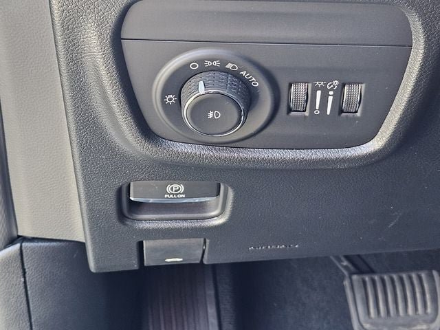 Used 2023 Jeep Grand Cherokee Limited w/ Luxury Tech Group II AWD/4WD image 20