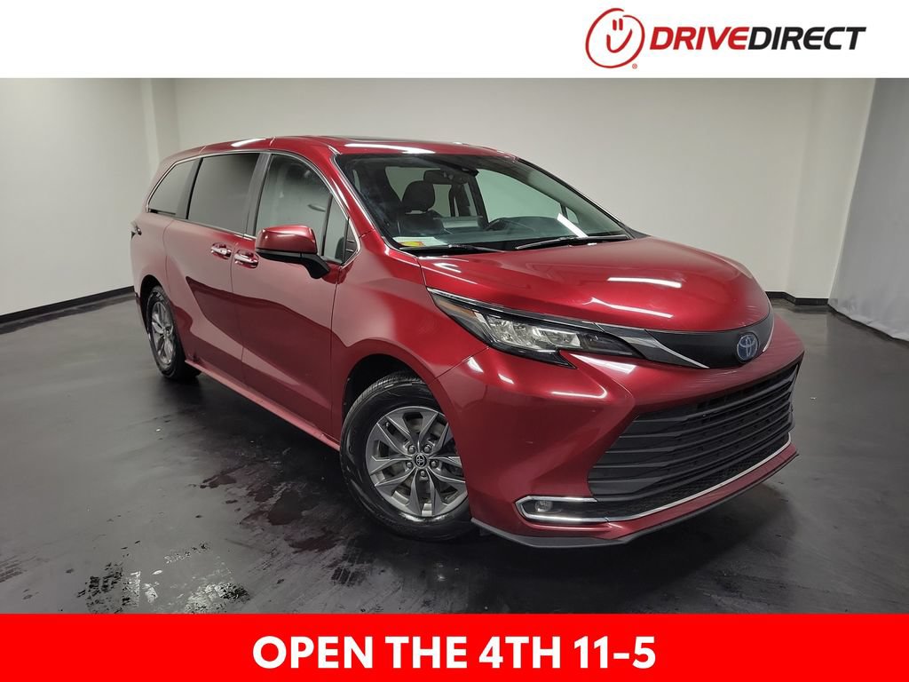 Used 2022 Toyota Sienna XLE