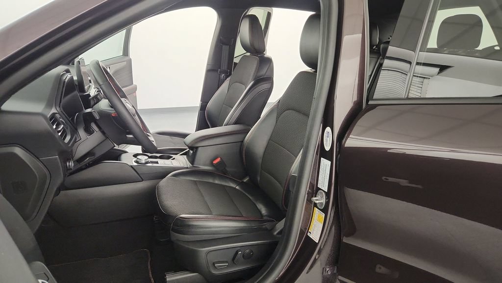 Used 2023 Ford Escape ST-Line AWD/4WD image 14