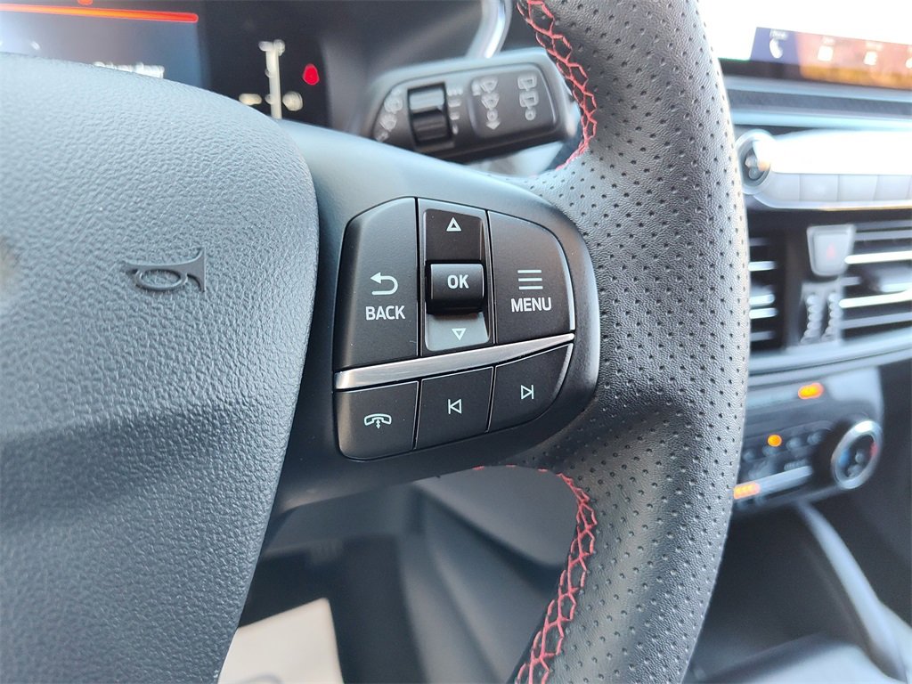 Used 2025 Ford Escape ST-Line image 30