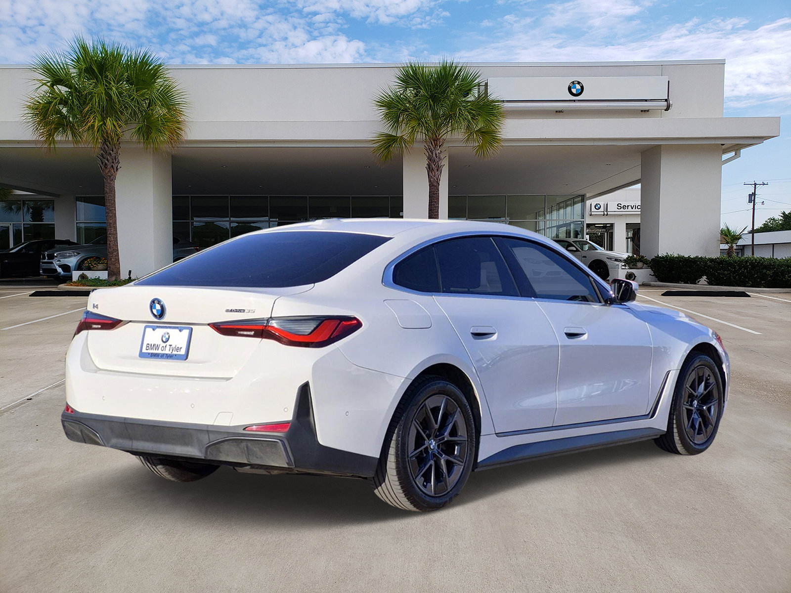 Certified 2023 BMW i4 eDrive35 w/ Premium Package image 4