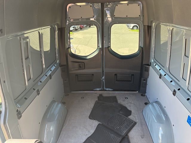 Used 2024 Mercedes-Benz Sprinter 2500 image 31