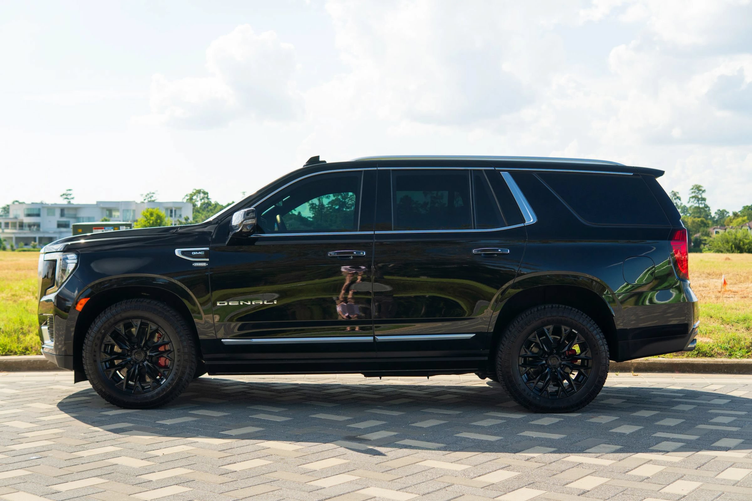 Used 2024 GMC Yukon Denali w/ Max Trailering Package AWD/4WD image 2