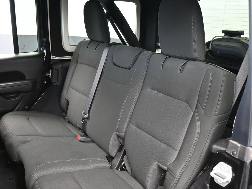 Used 2022 Jeep Wrangler Unlimited Sport image 35