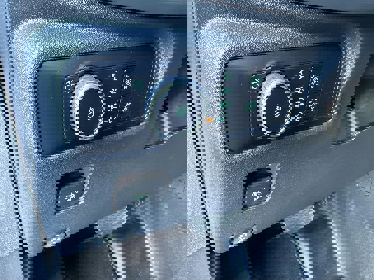 Used 2024 Ford Bronco Black Diamond image 18