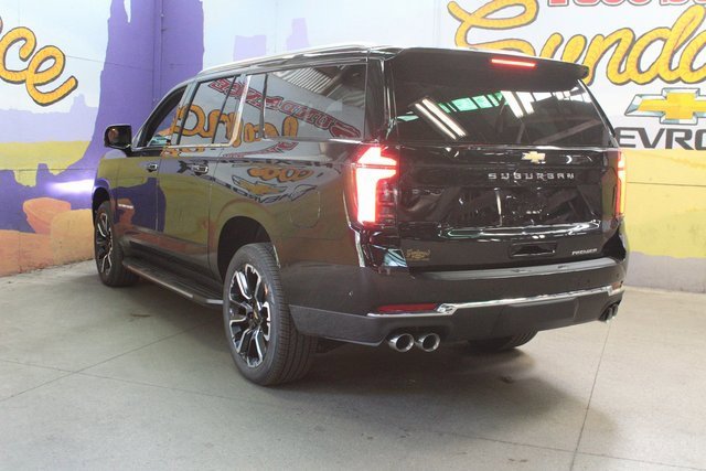 New 2025 Chevrolet Suburban Premier image 6