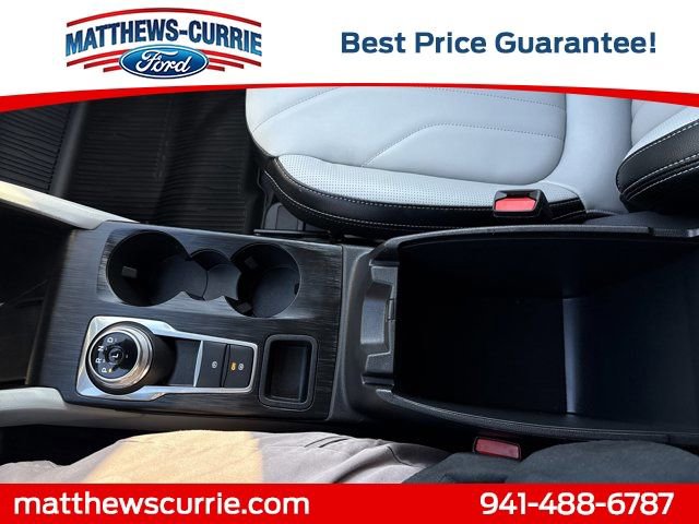 Certified 2025 Ford Escape Platinum w/ Premium Technology Package image 21