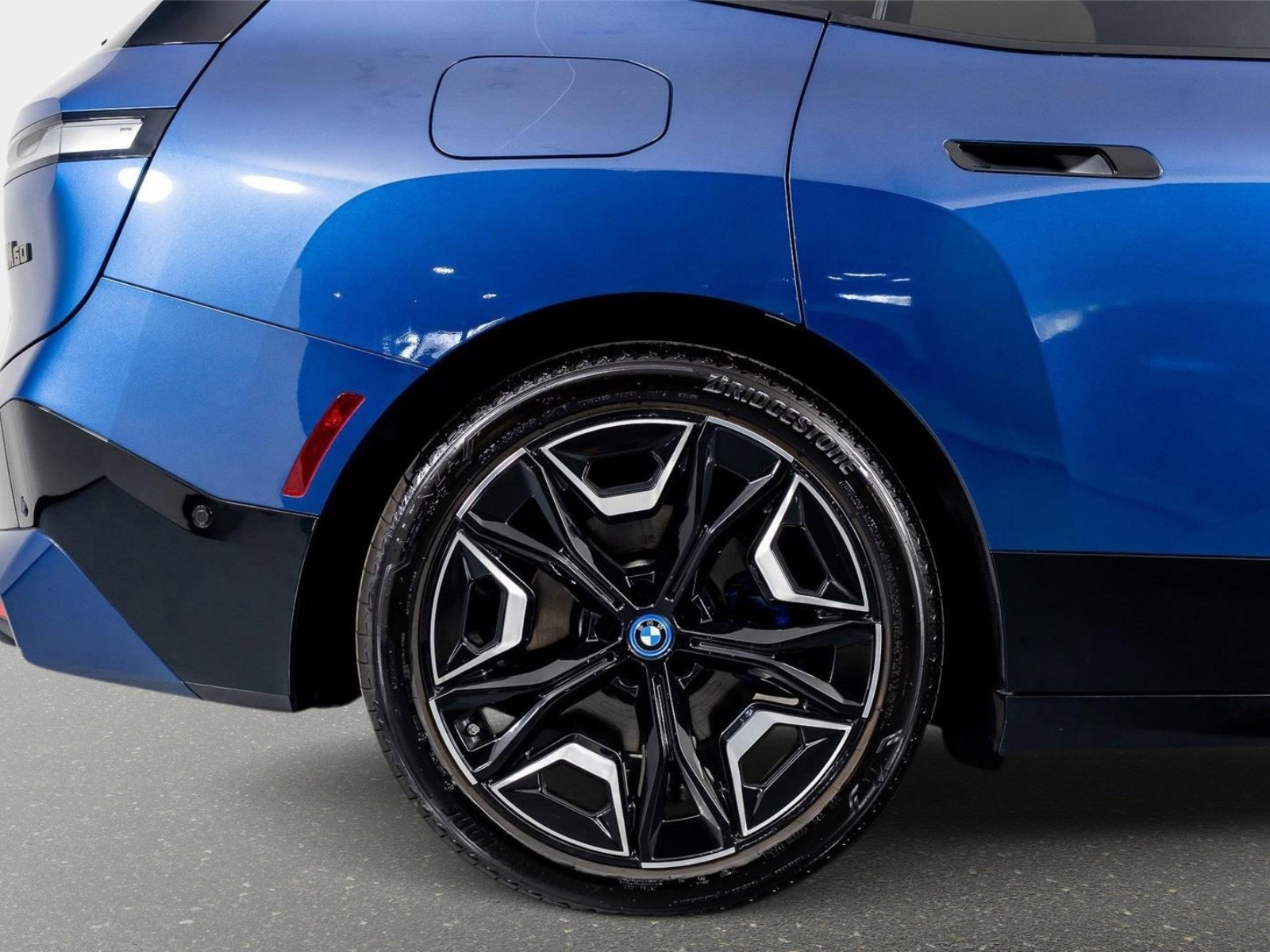 Used 2024 BMW iX M60 image 10