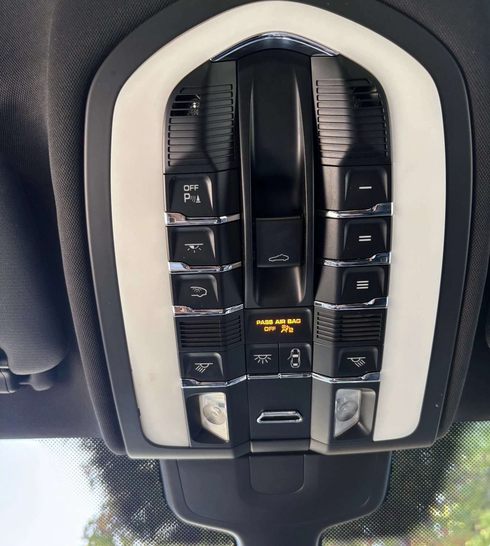Used 2012 Porsche Cayenne S AWD/4WD image 23