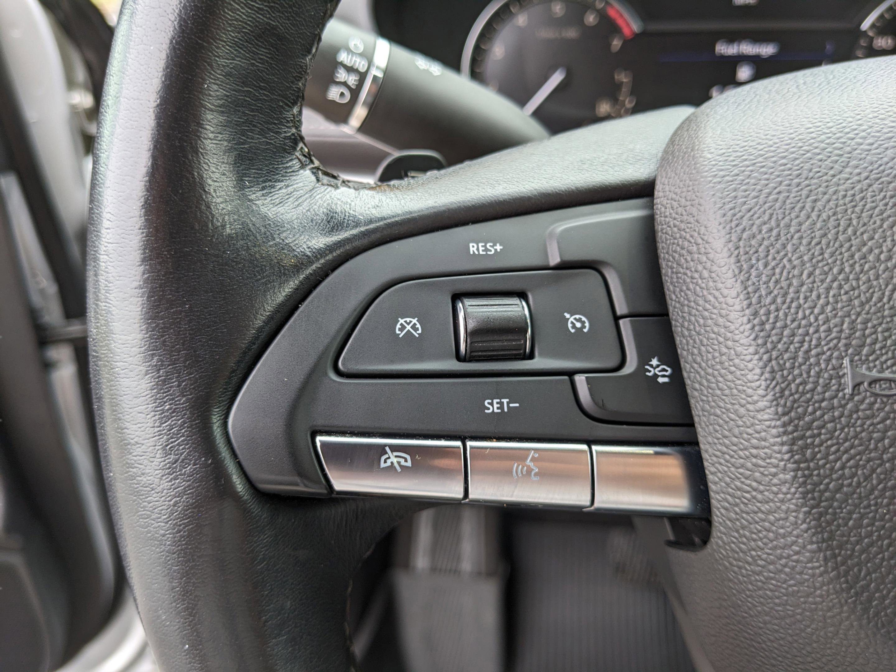 Used 2022 Cadillac XT4 Premium Luxury w/ Safety Alert Package image 37