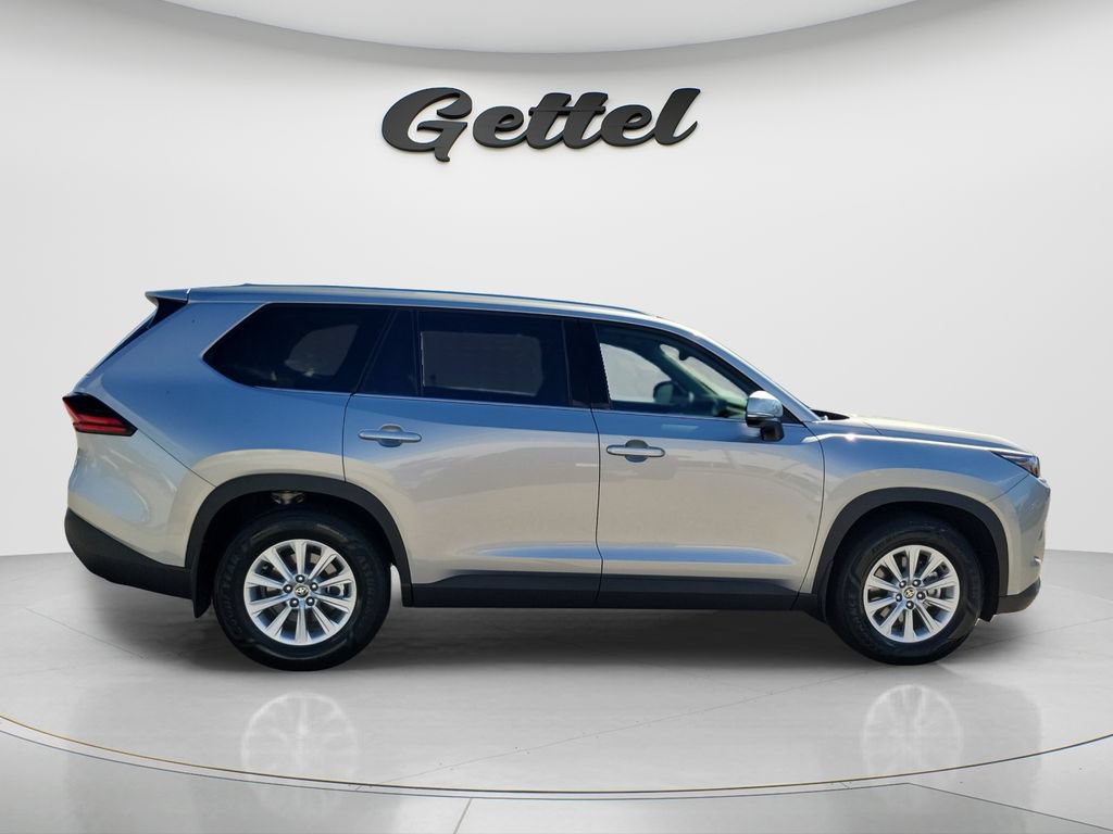 Used 2026 Toyota Grand Highlander XLE FWD image 4