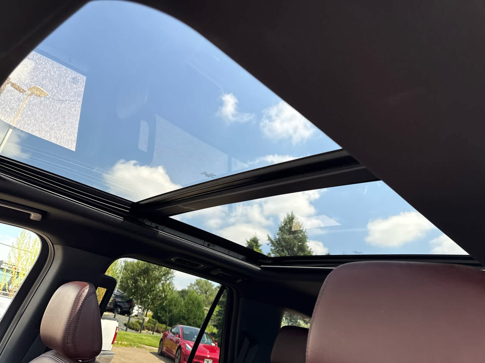 Used 2023 Ford Expedition Limited image 9