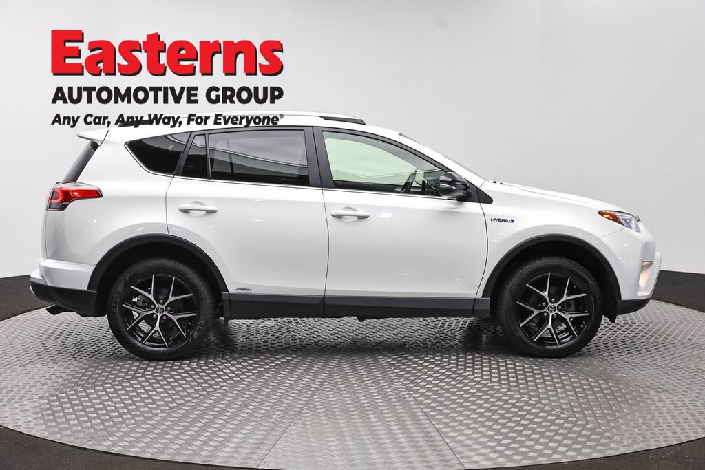 Used 2018 Toyota RAV4 SE AWD/4WD image 4