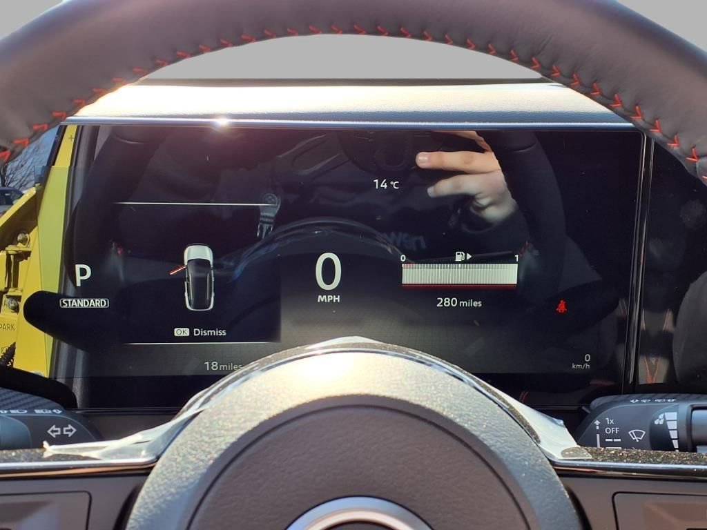 Certified 2025 Nissan Kicks SR image 17