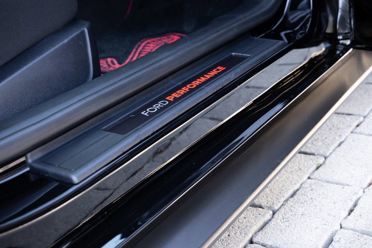 Used 2019 Ford Mustang Shelby GT350R w/ GT350R Equipment Group 920A image 79