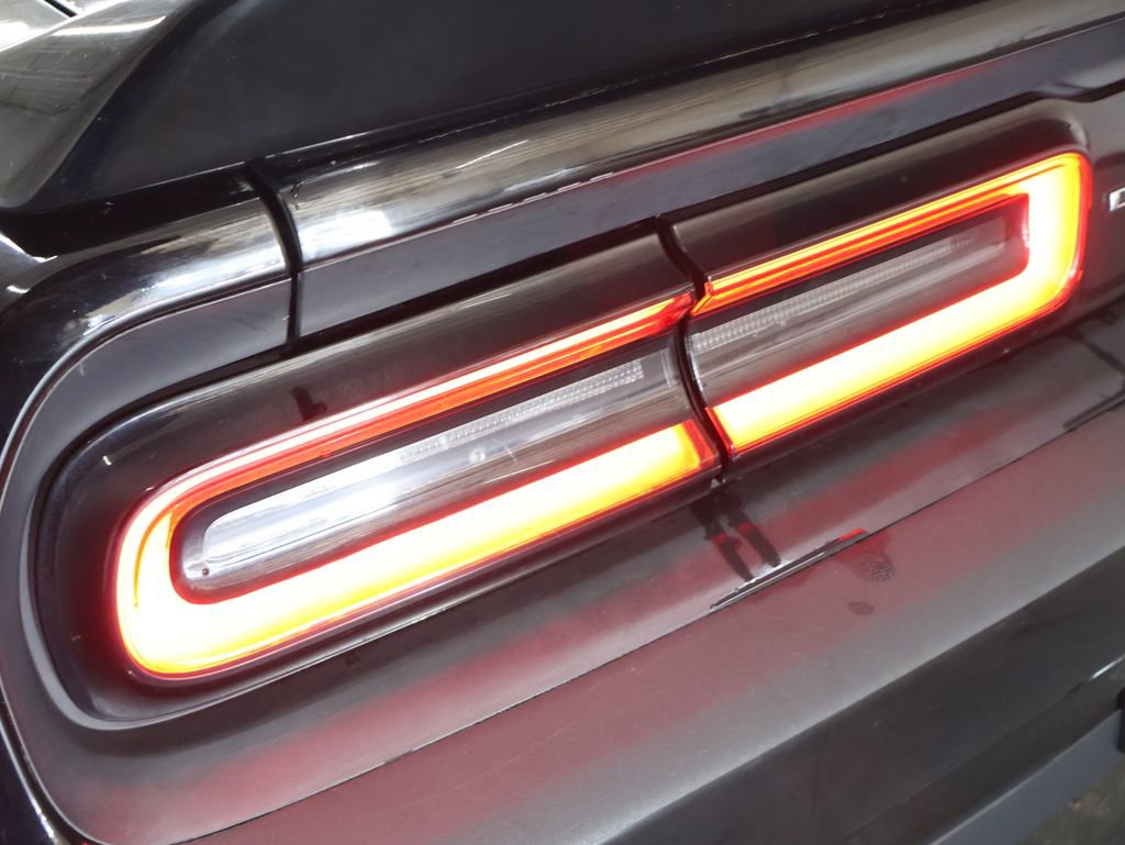 Used 2018 Dodge Challenger R/T RWD image 30