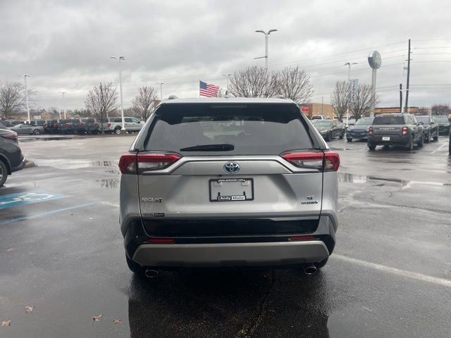 Used 2022 Toyota RAV4 SE image 7
