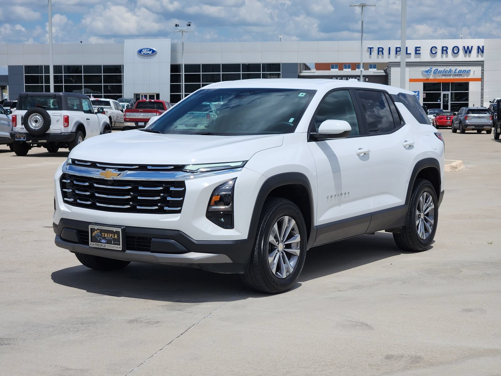 Used 2026 Chevrolet Equinox LT w/ Convenience Package II FWD image 2