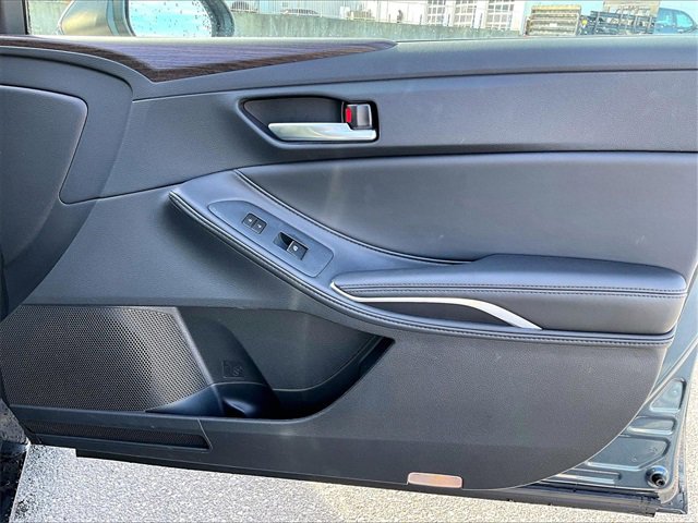 Used 2022 Toyota Avalon XLE image 12