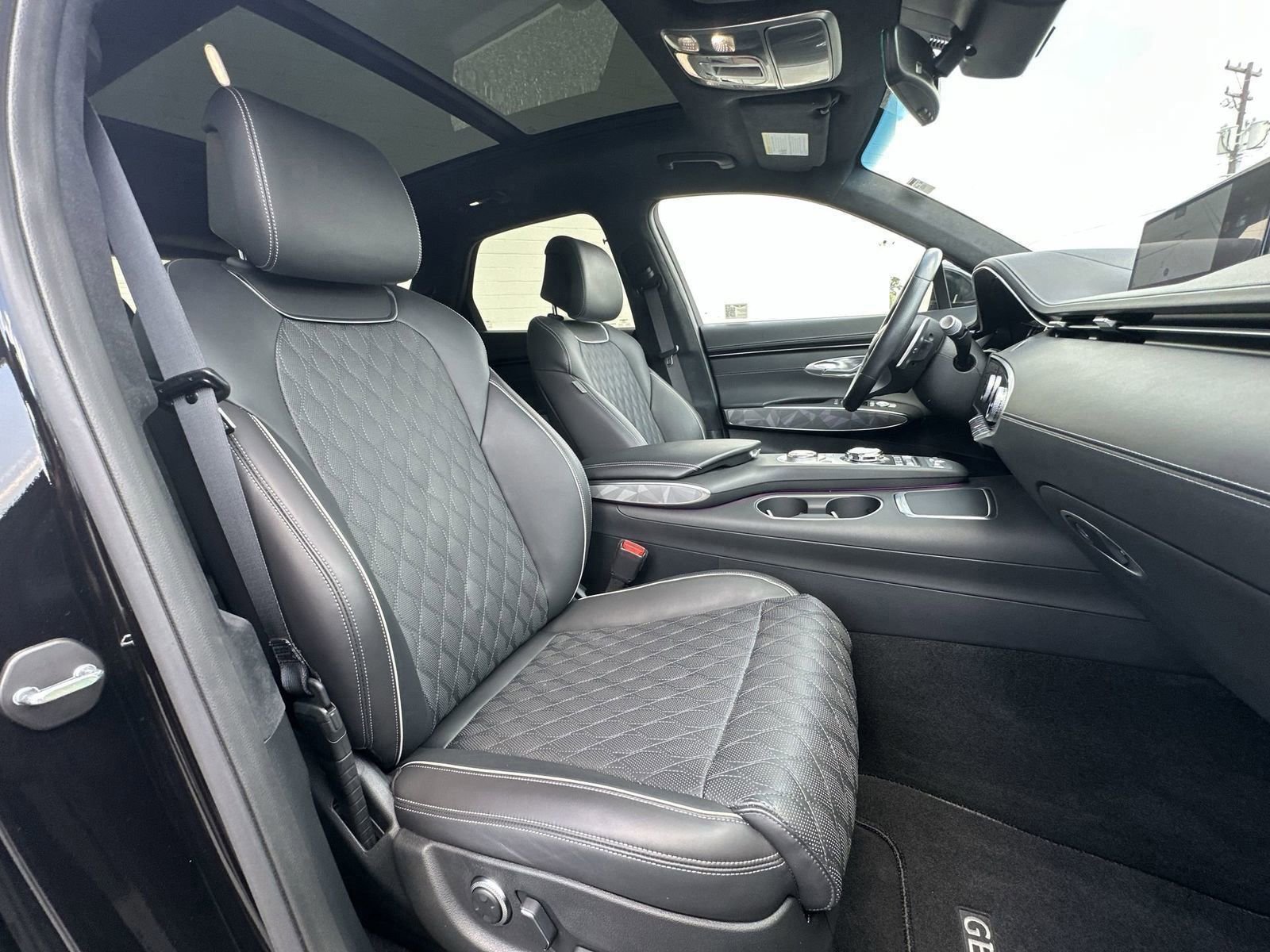 Used 2024 Genesis GV70 3.5T Sport w/ Sport Advanced Package image 31