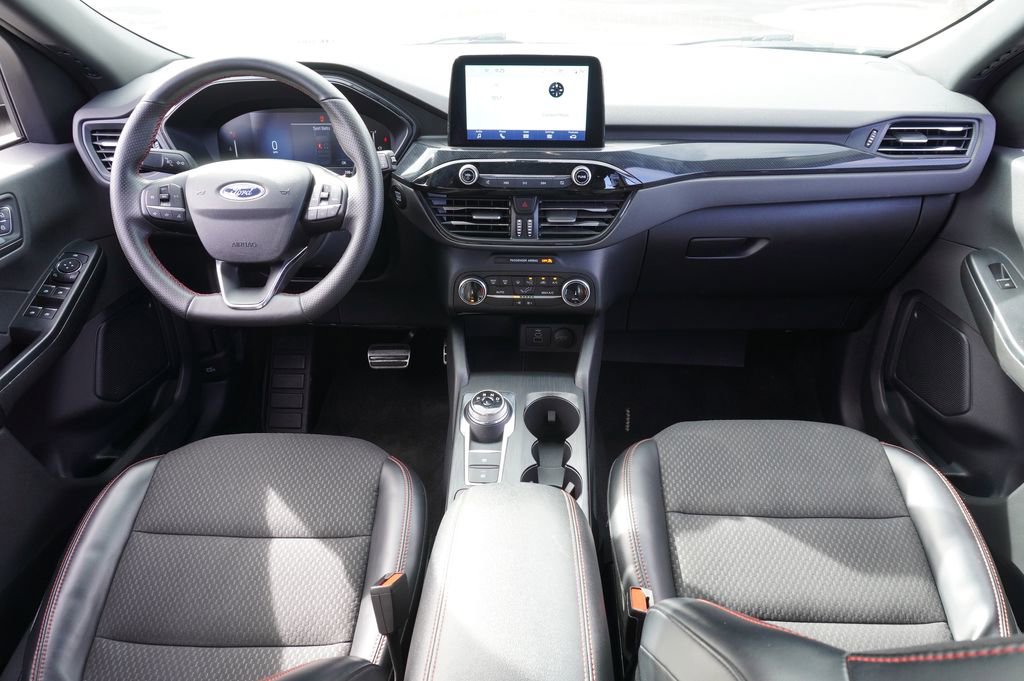 Used 2024 Ford Escape ST-Line image 11