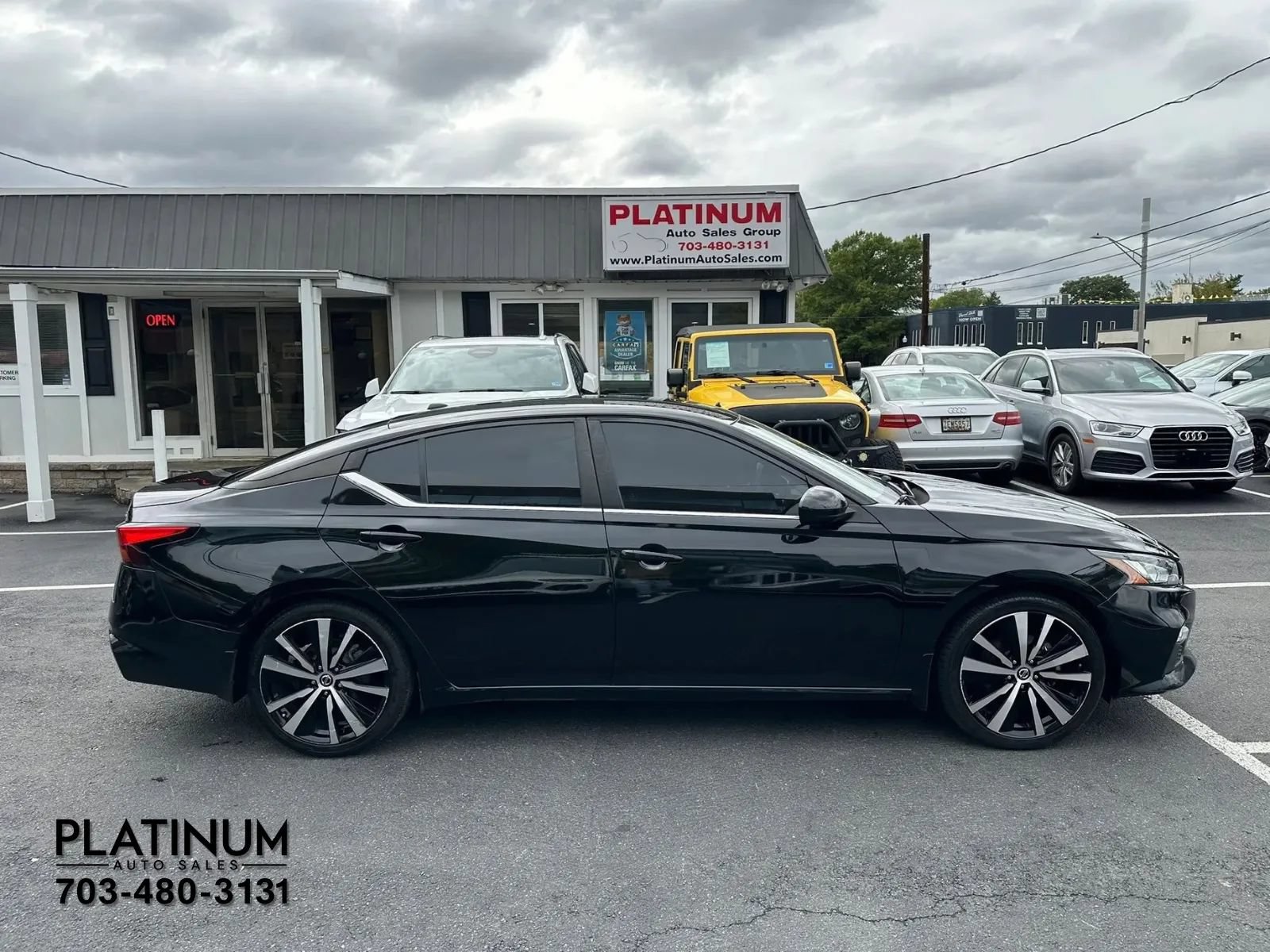 Used 2021 Nissan Altima 2.5 SR FWD image 2