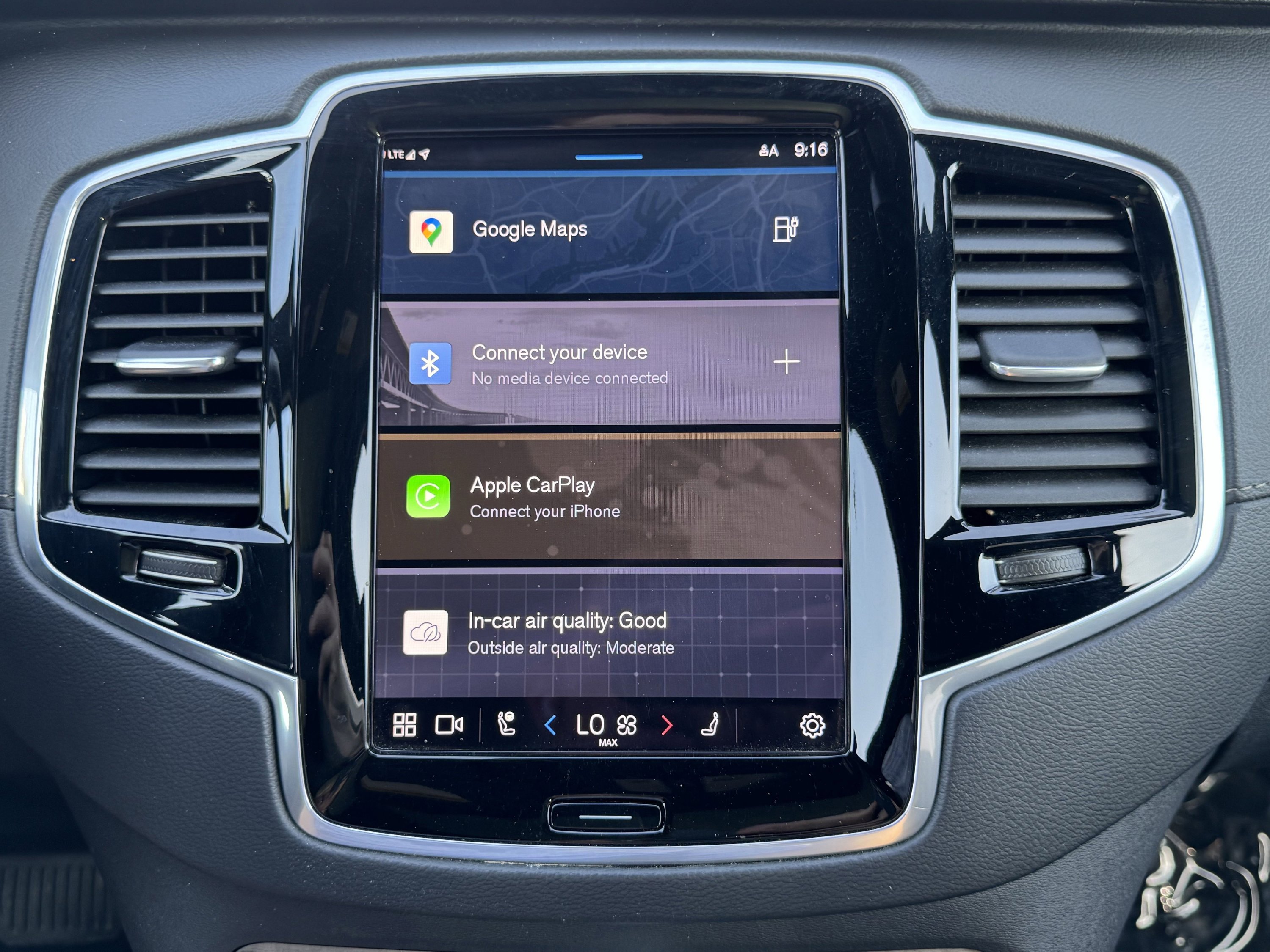 Used 2024 Volvo XC90 T8 Ultimate w/ Lounge Package image 79