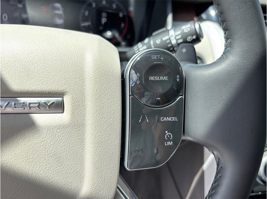Used 2020 Land Rover Discovery HSE AWD/4WD image 29