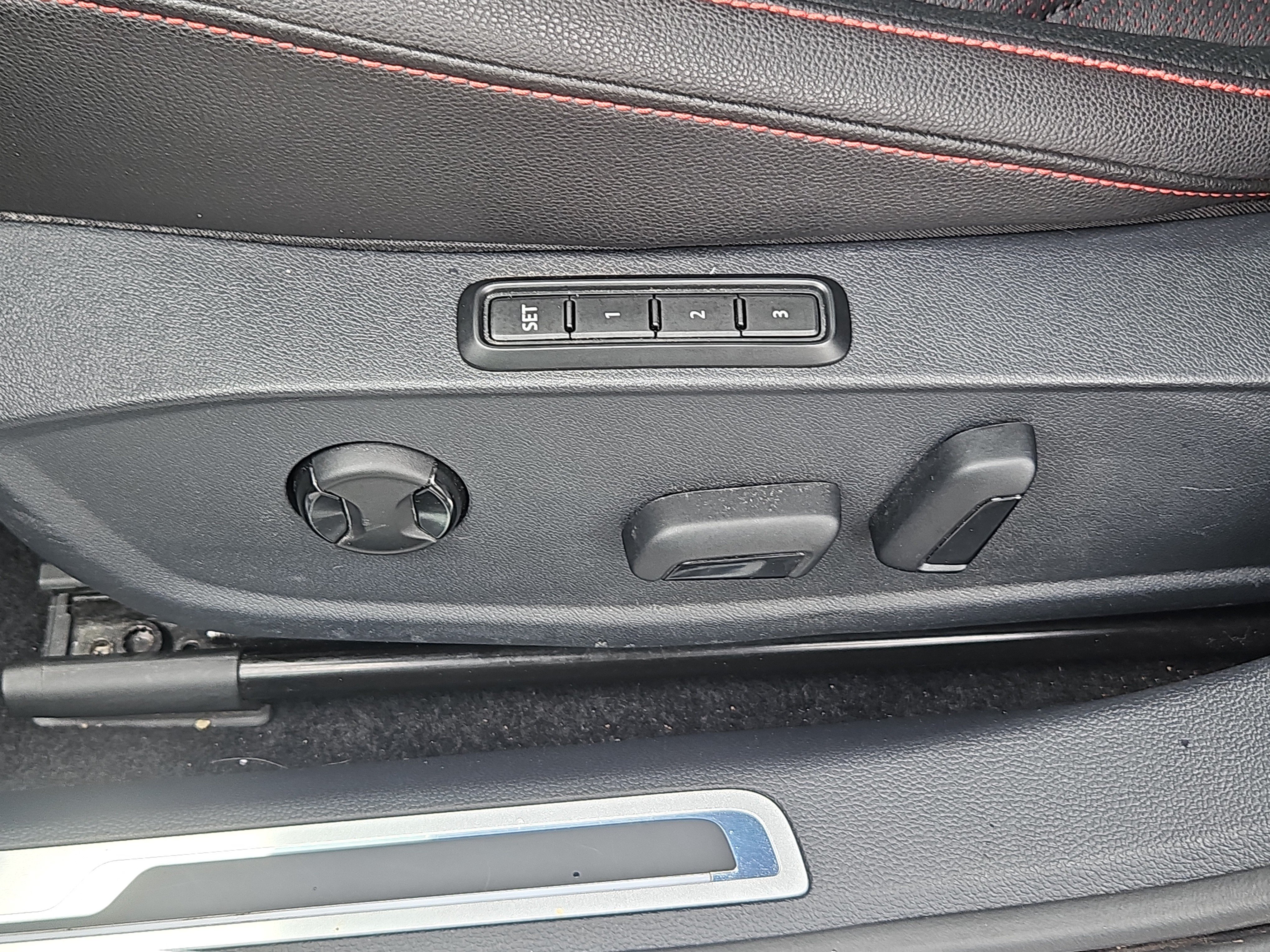 Certified 2023 Volkswagen Jetta GLI Autobahn FWD image 17