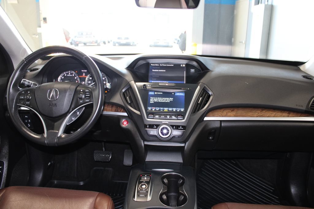 Used 2020 Acura MDX w/ Technology Package AWD/4WD image 16
